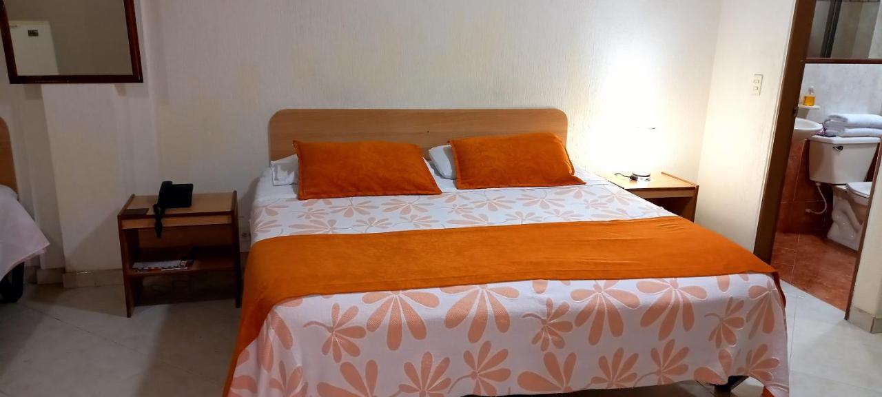 Hoteles Bogota Inn Turisticas 63 Экстерьер фото
